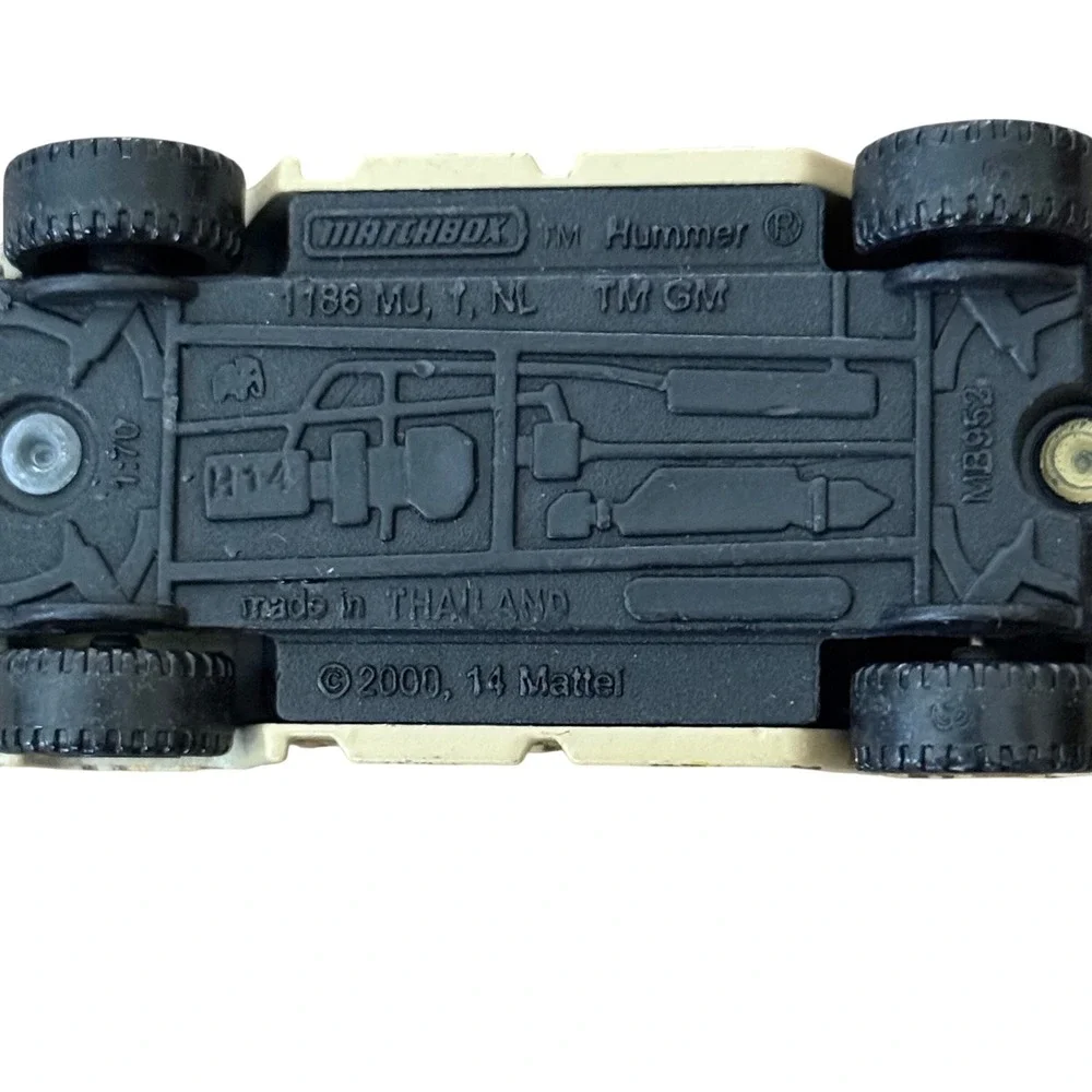 Matchbox Jurassic Park GM Hummer Diecast Car 2000 Mattel 1:70 Scale Tan Camo